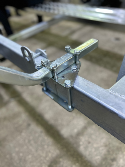 Направляющие ворота на прицеп с новыми кронштейнами  PRAKTIK.PRO