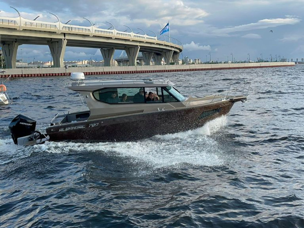 Алюминиевая лодка Albakore 780 Cabin